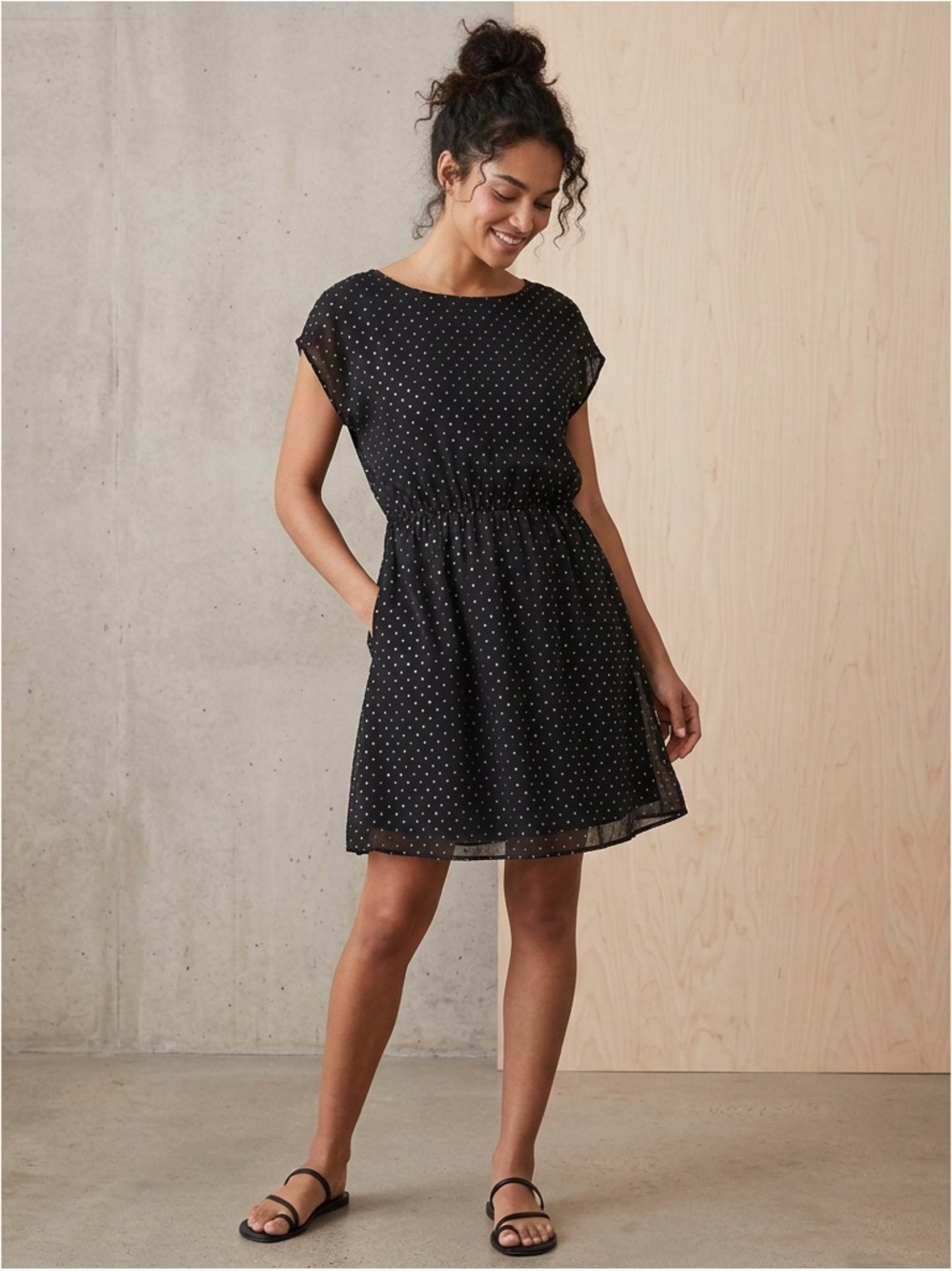 Gap Black & silver polka dot babydoll dress Sz LP sleeveless smocked waist